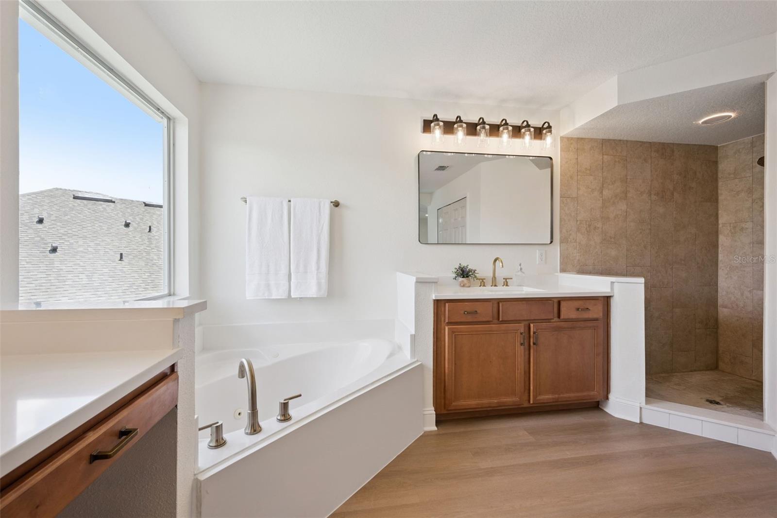 VISTA LAKES VILLAGE N-3 COLONIE - Residential
