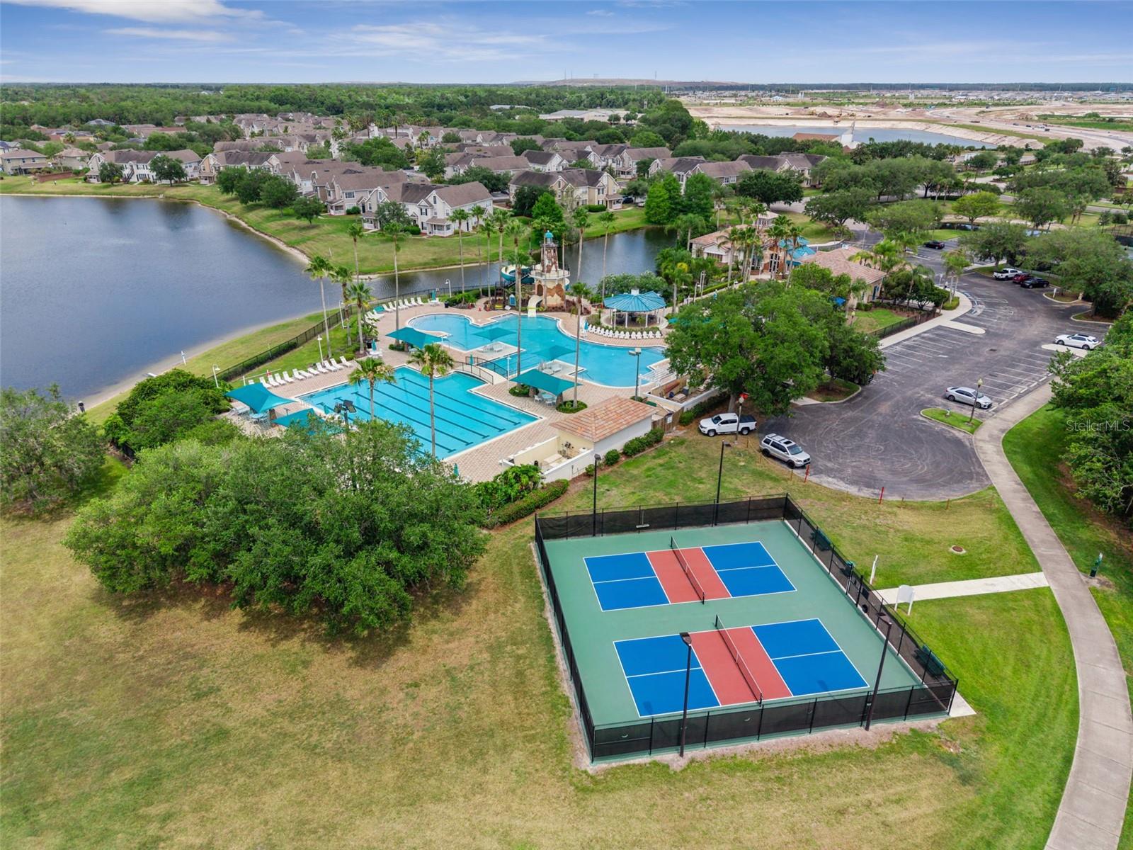 VISTA LAKES VILLAGE N-3 COLONIE - Residential