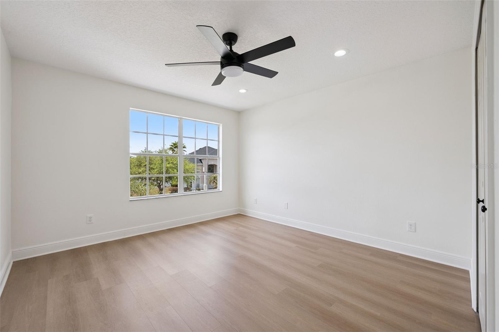 VISTA LAKES VILLAGE N-3 COLONIE - Residential