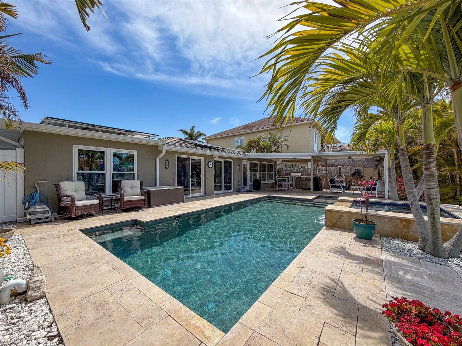 FLOR A MAR - Residential