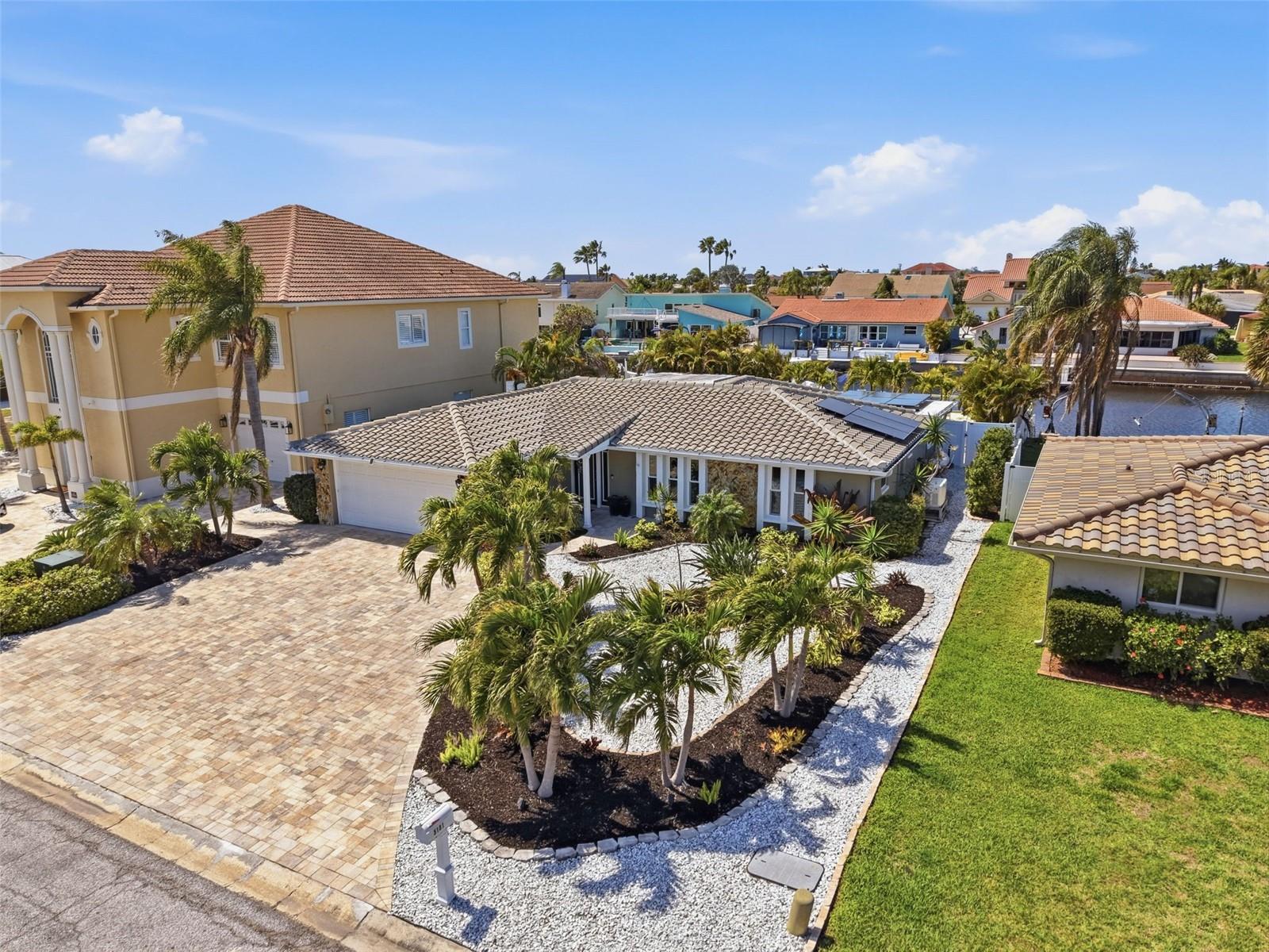 FLOR A MAR - Residential