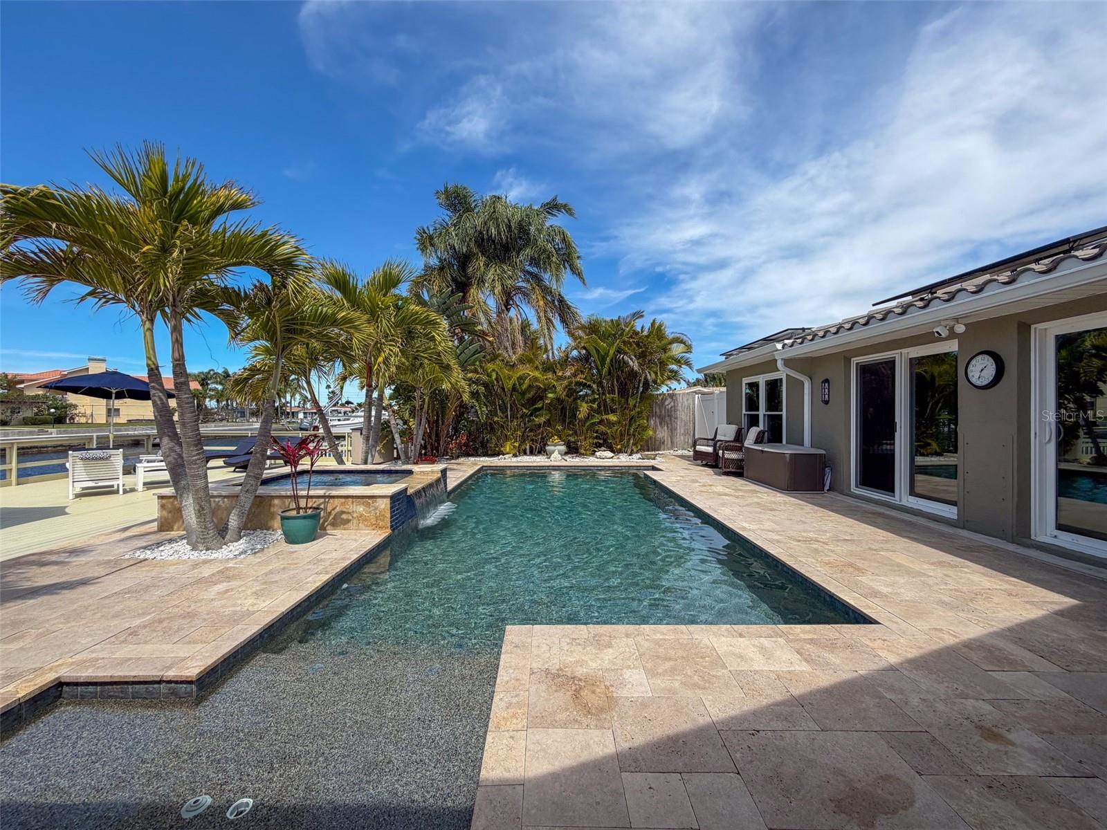 FLOR A MAR - Residential