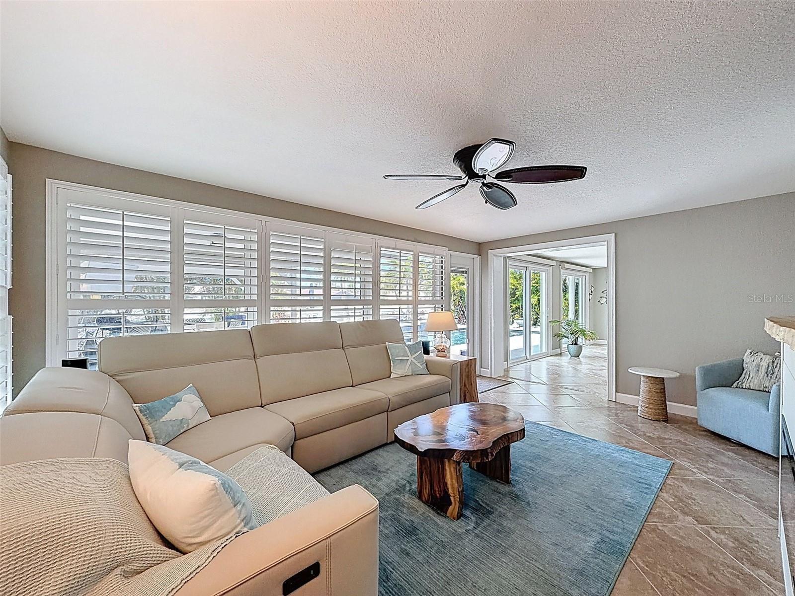 FLOR A MAR - Residential