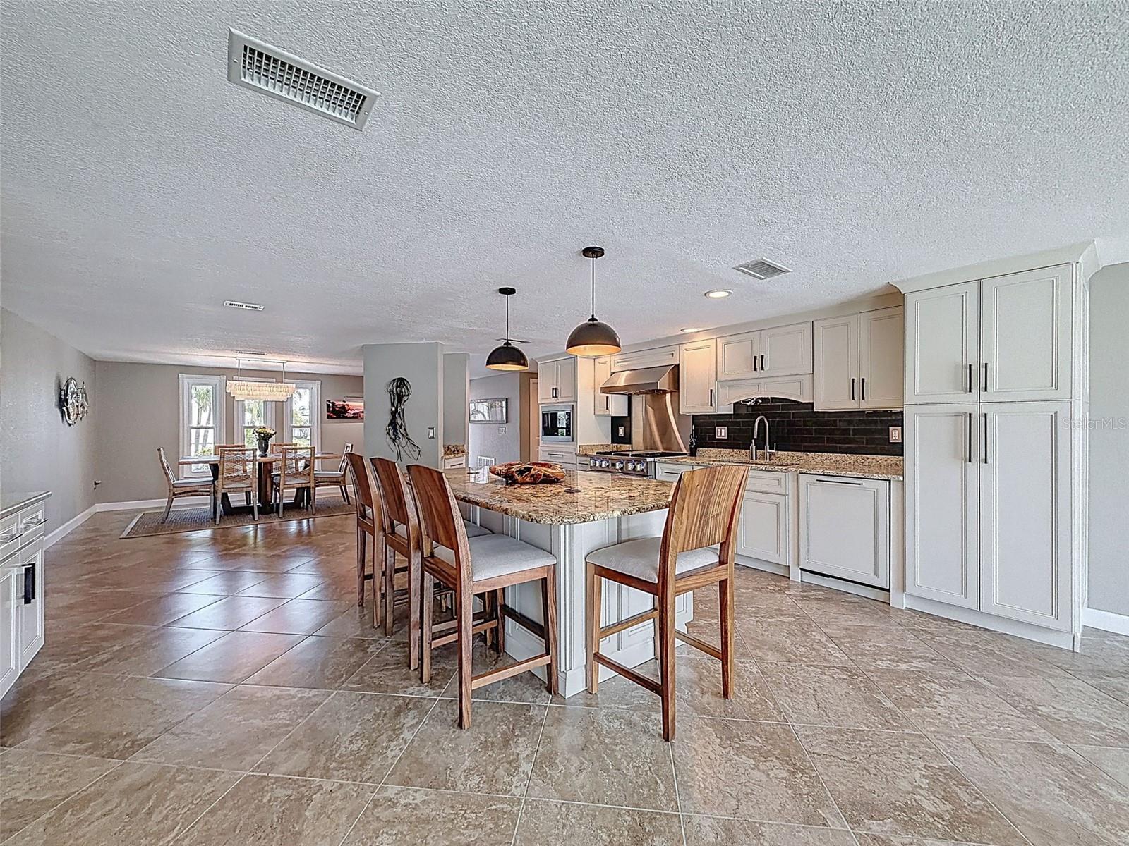 FLOR A MAR - Residential