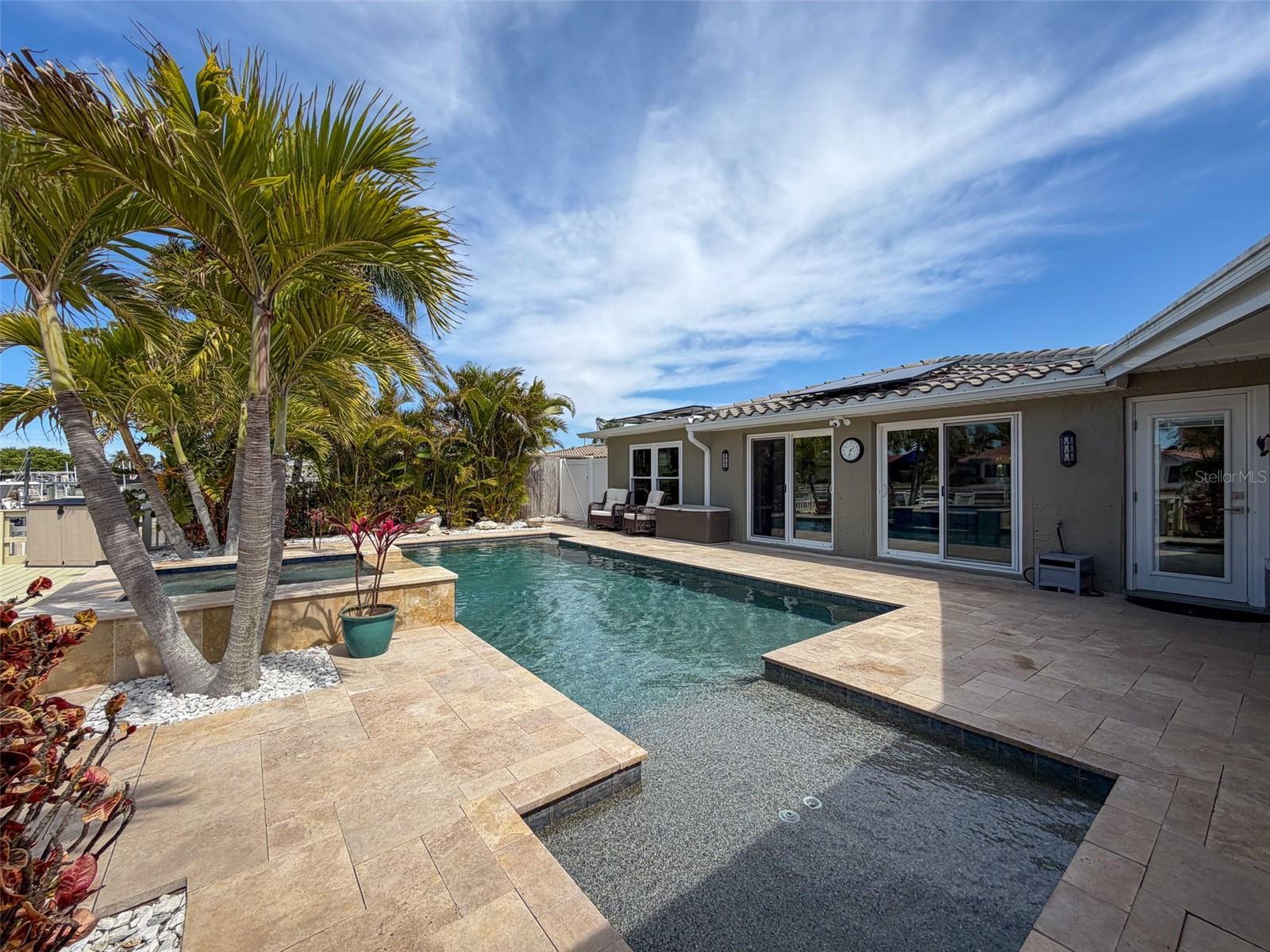 FLOR A MAR - Residential