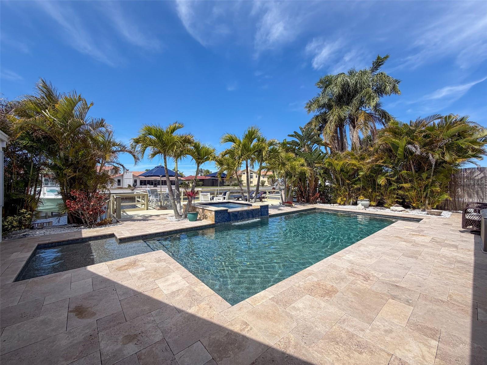 FLOR A MAR - Residential