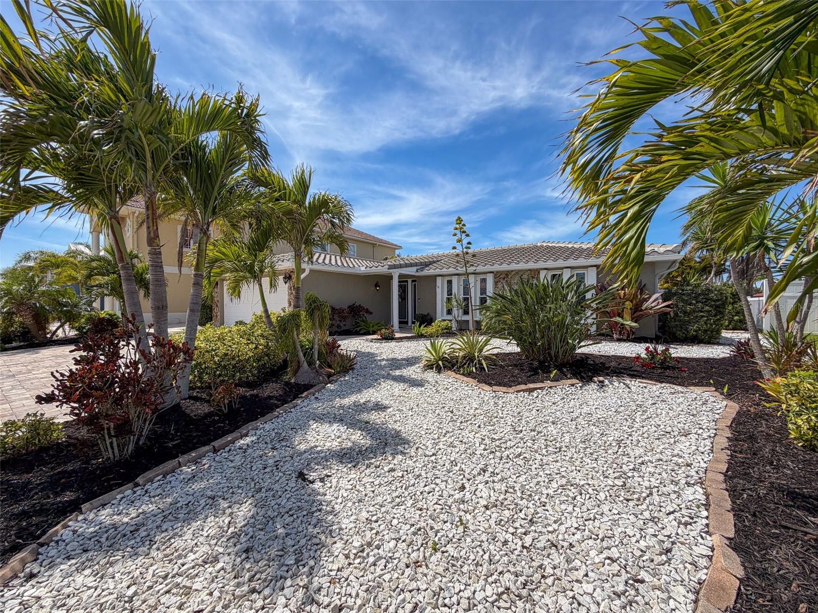 FLOR A MAR - Residential