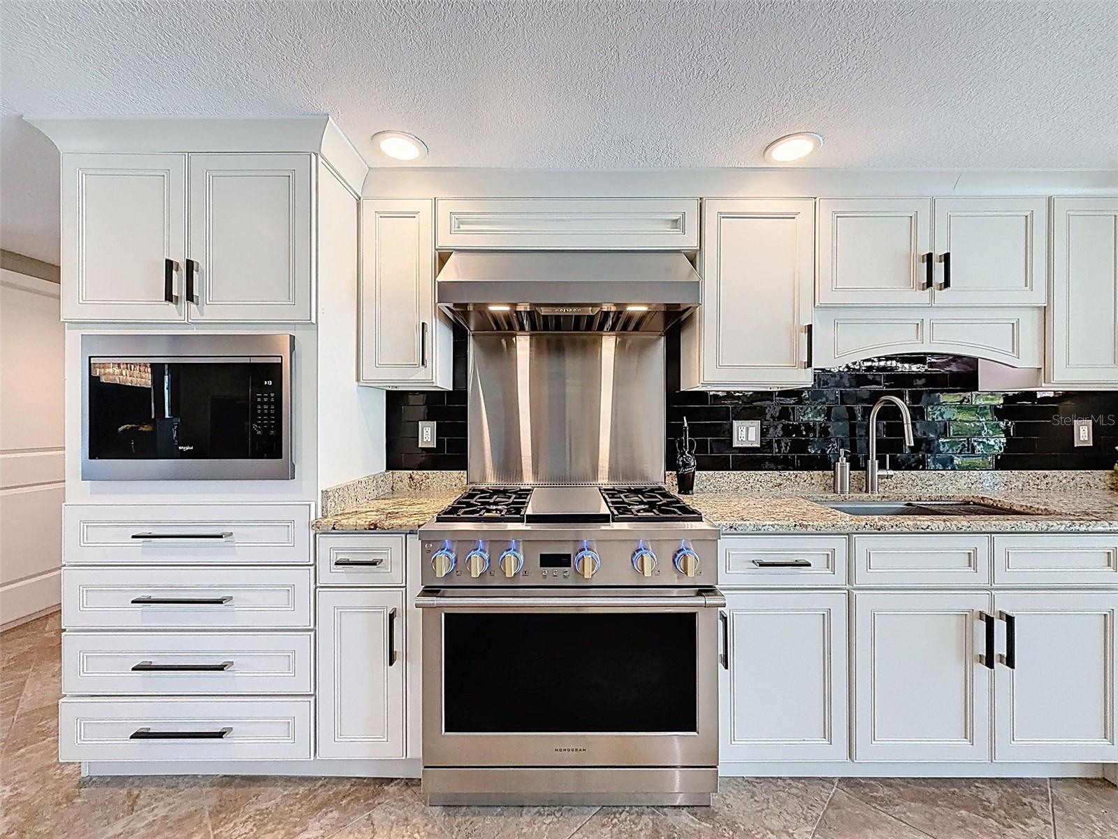 FLOR A MAR - Residential