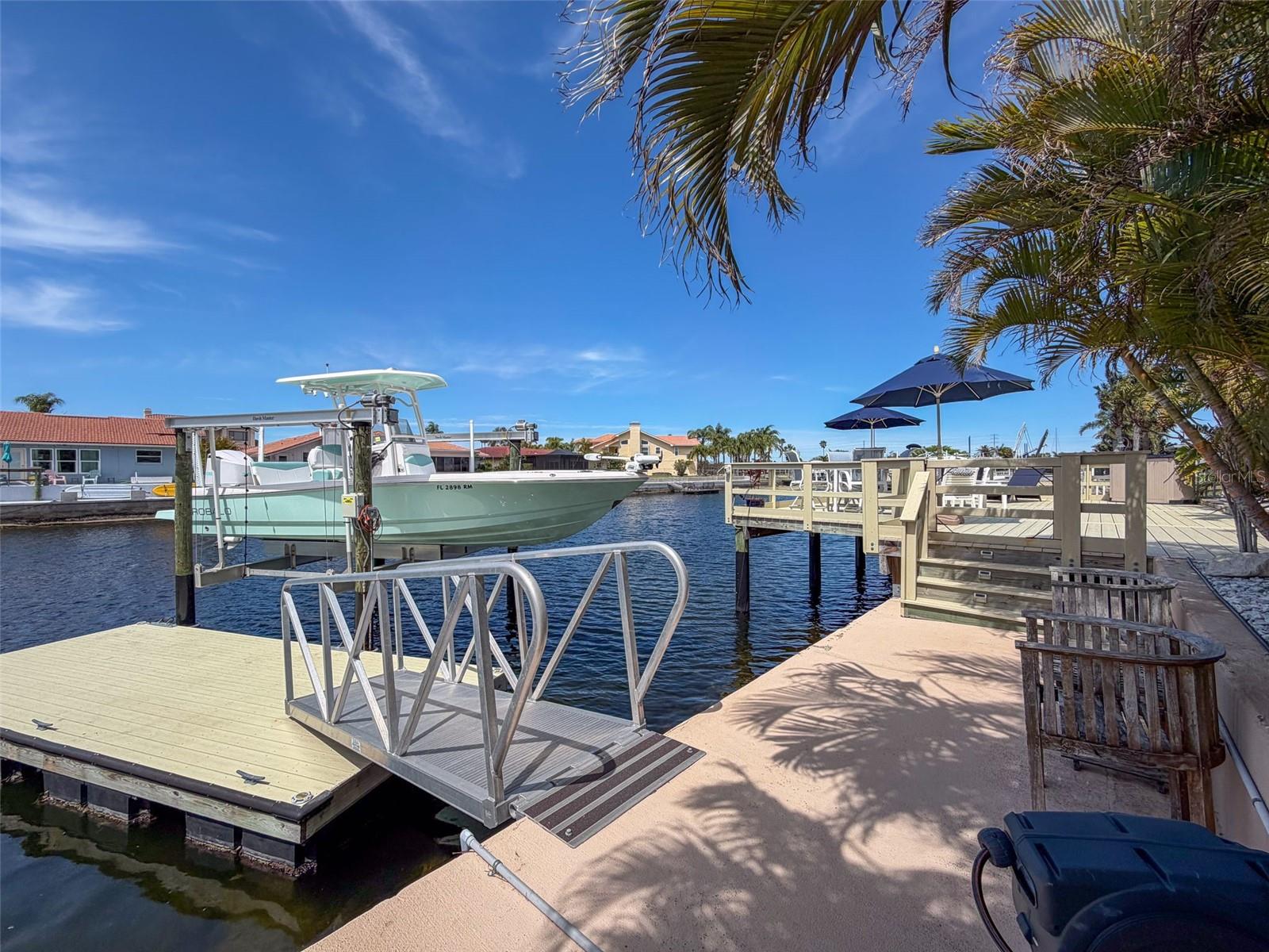 FLOR A MAR - Residential