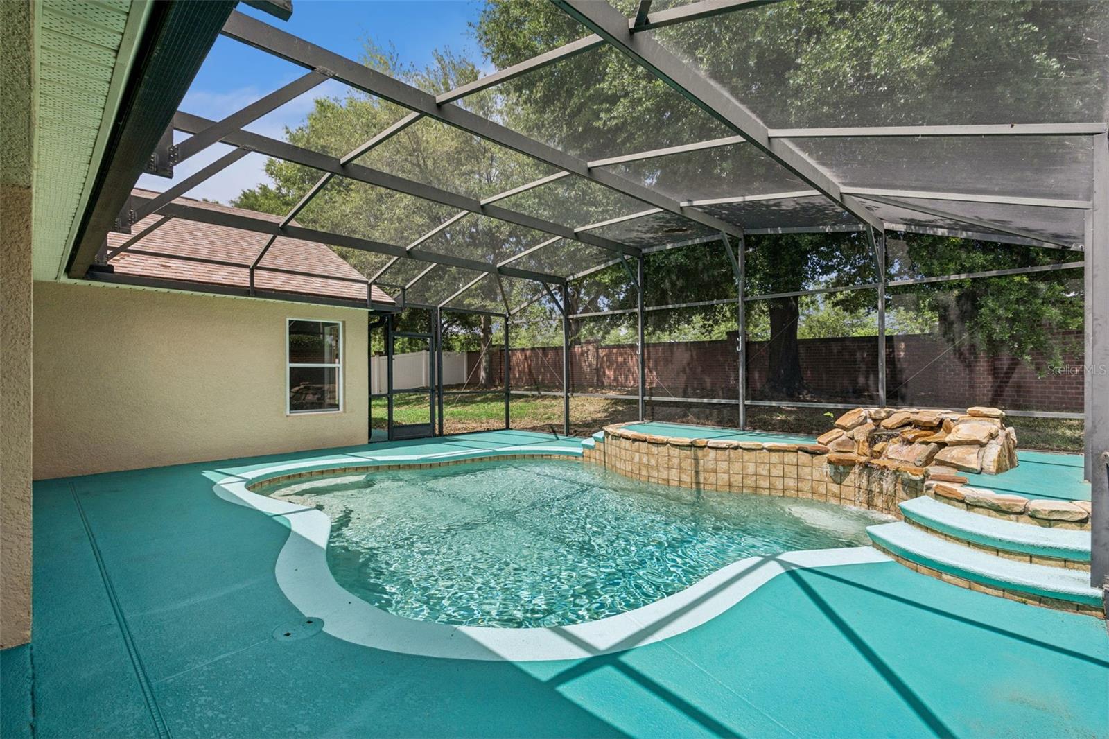 2440 HOLLY RIDGE COURT