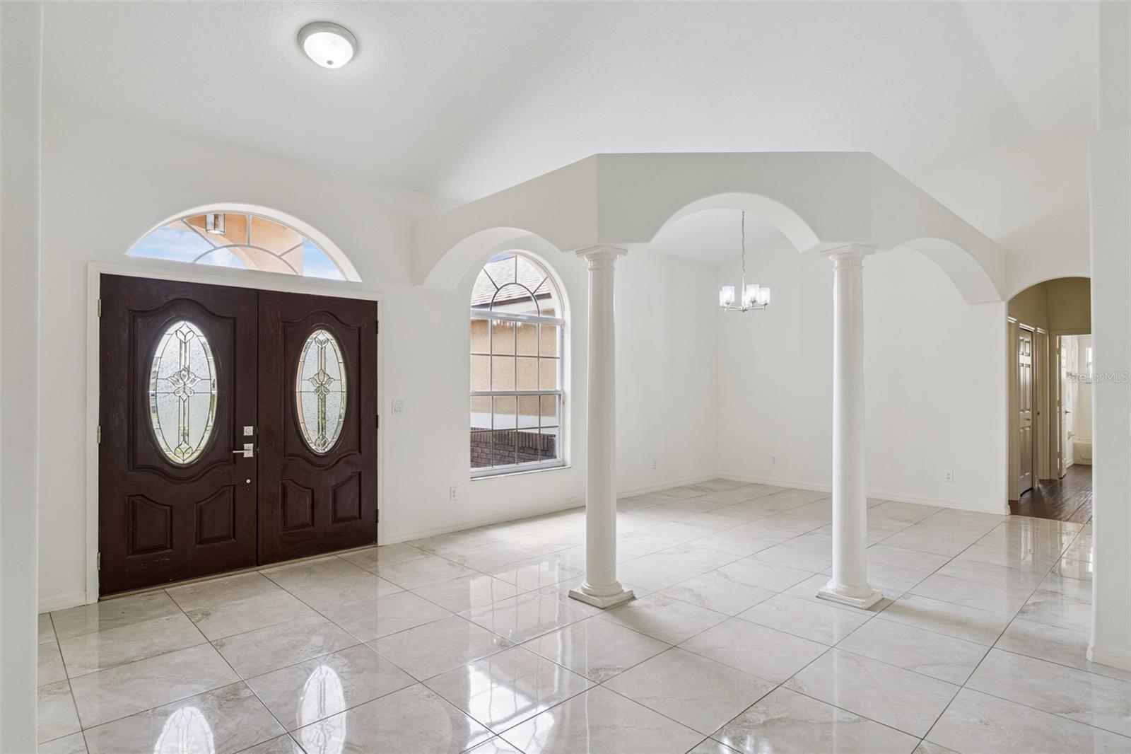 2440 HOLLY RIDGE COURT