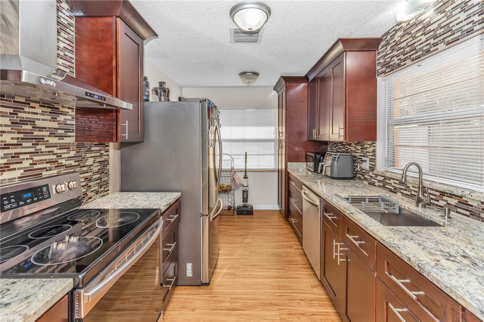 DELTONA LAKES - Residential