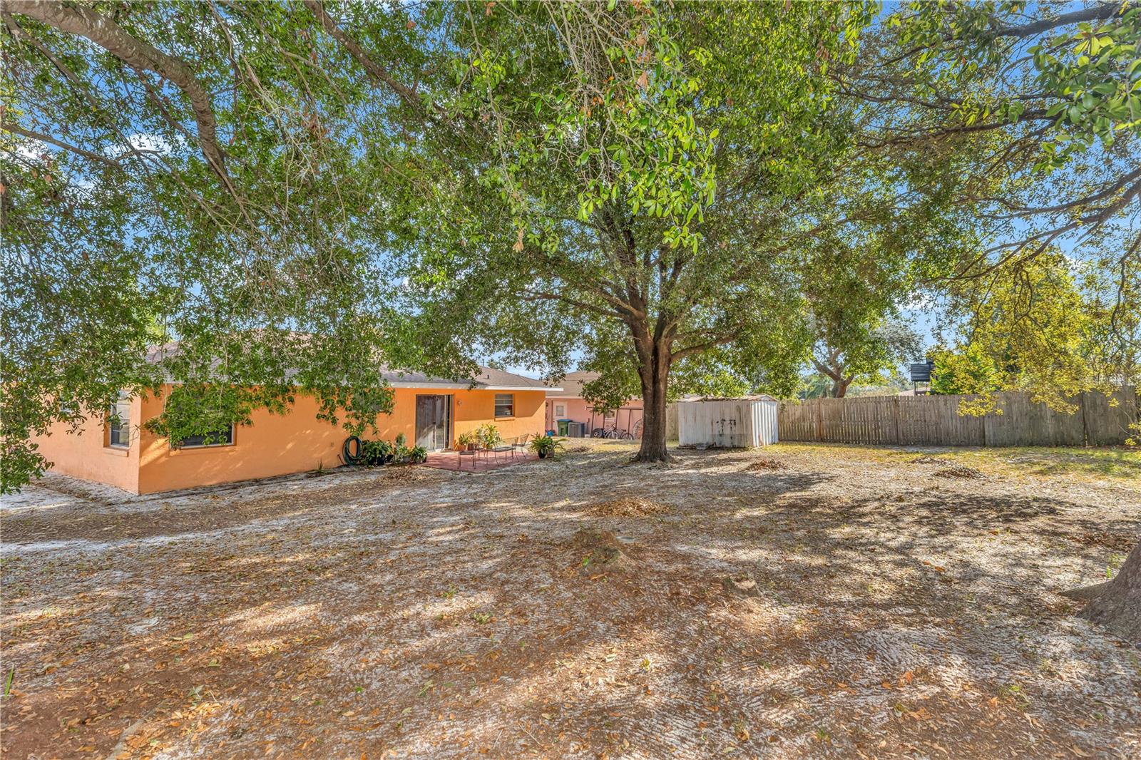 DELTONA LAKES - Residential