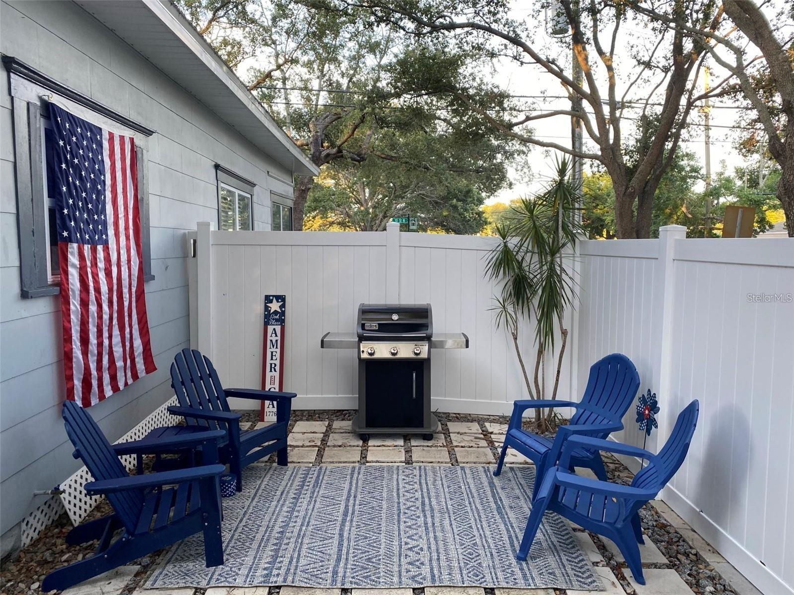 700 10TH STREET N