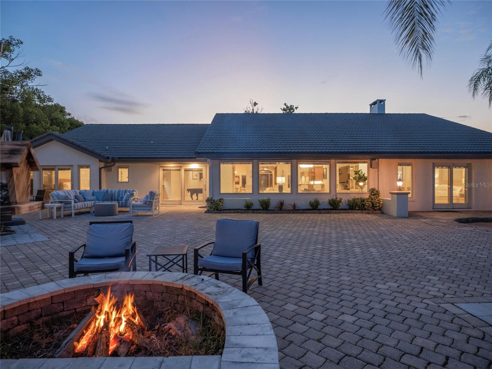 2201 COVE COURT
