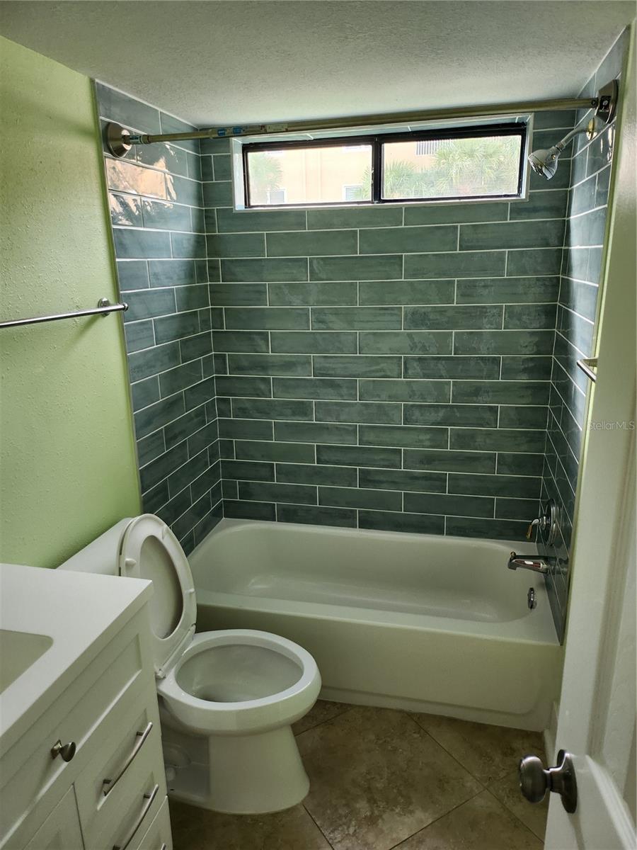 RUNAWAY BAY - Residential