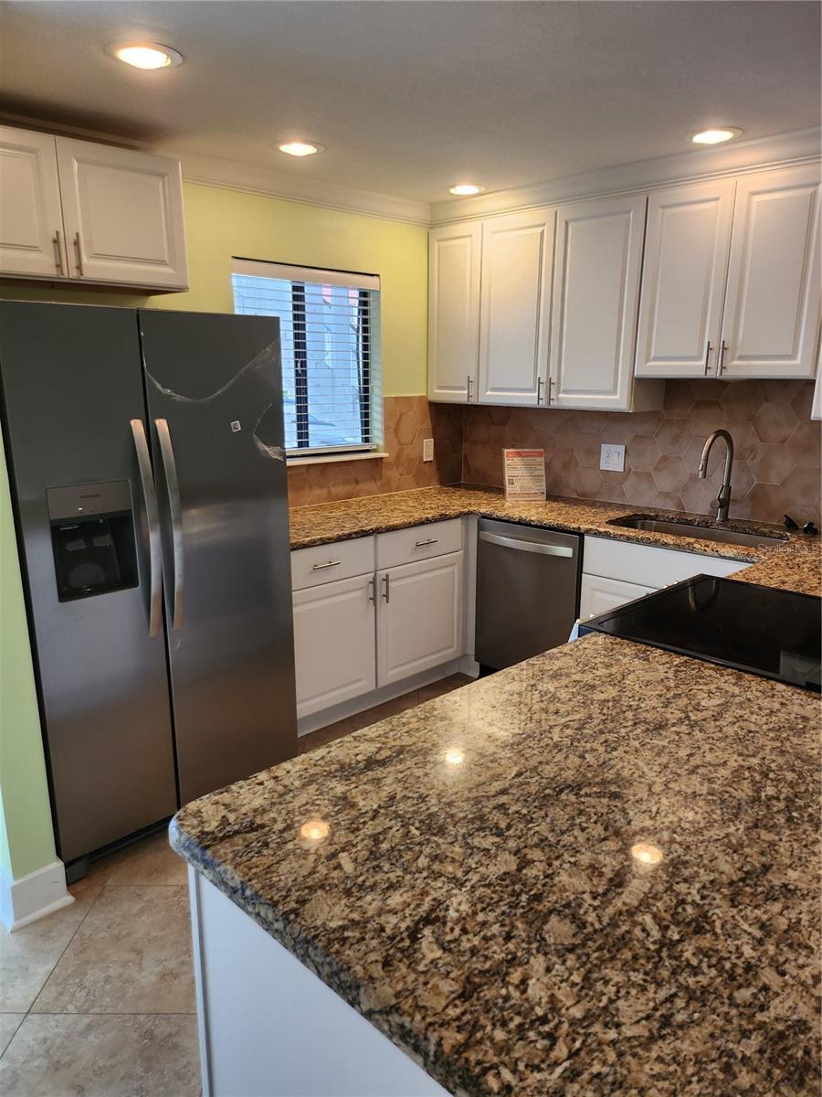 RUNAWAY BAY - Residential