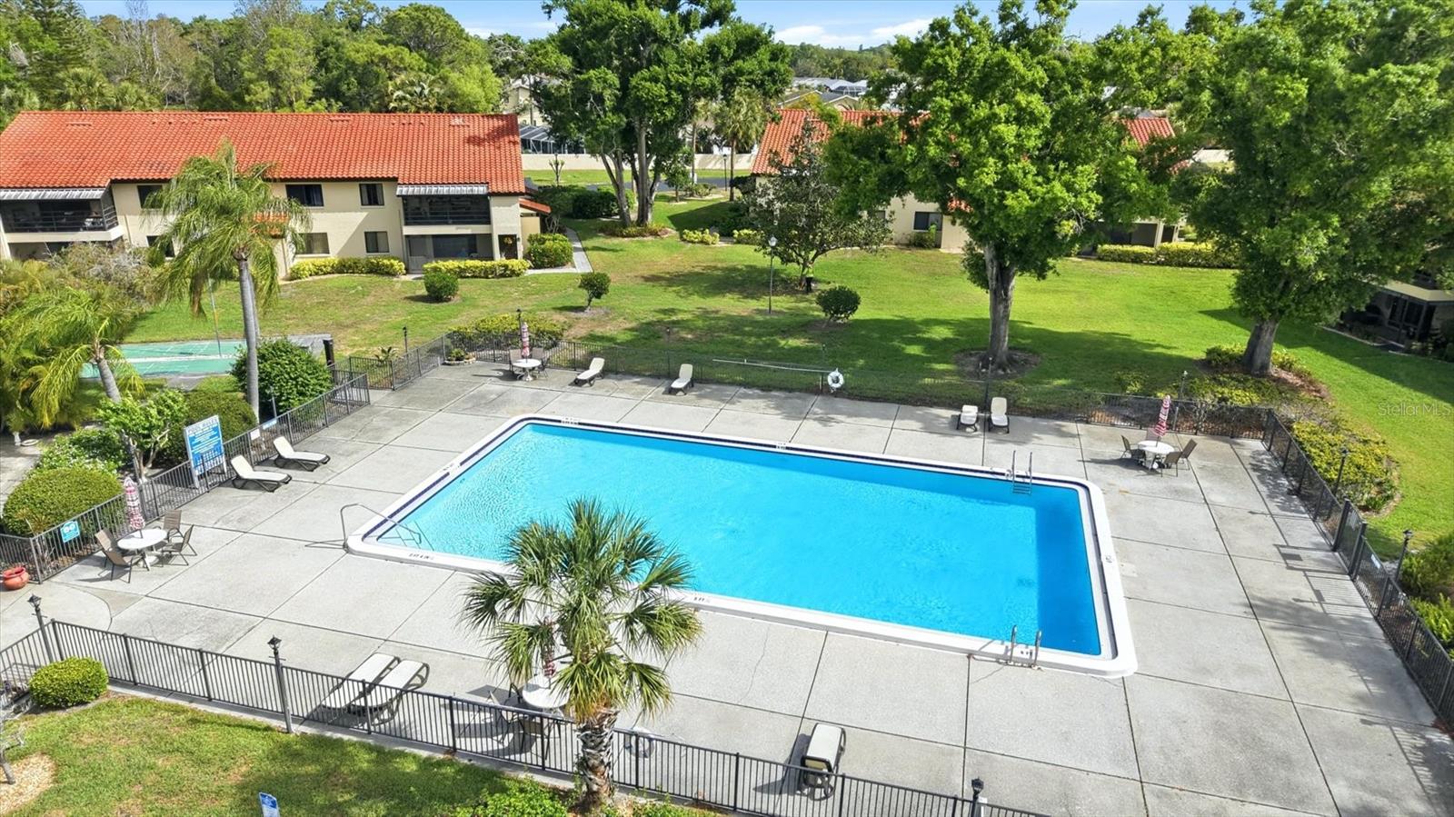 GARDENS AT PALM-AIRE CNTRY CL I - Residential