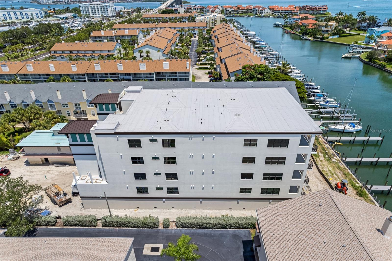 QUIET COVE CONDOMINIUM - Residential