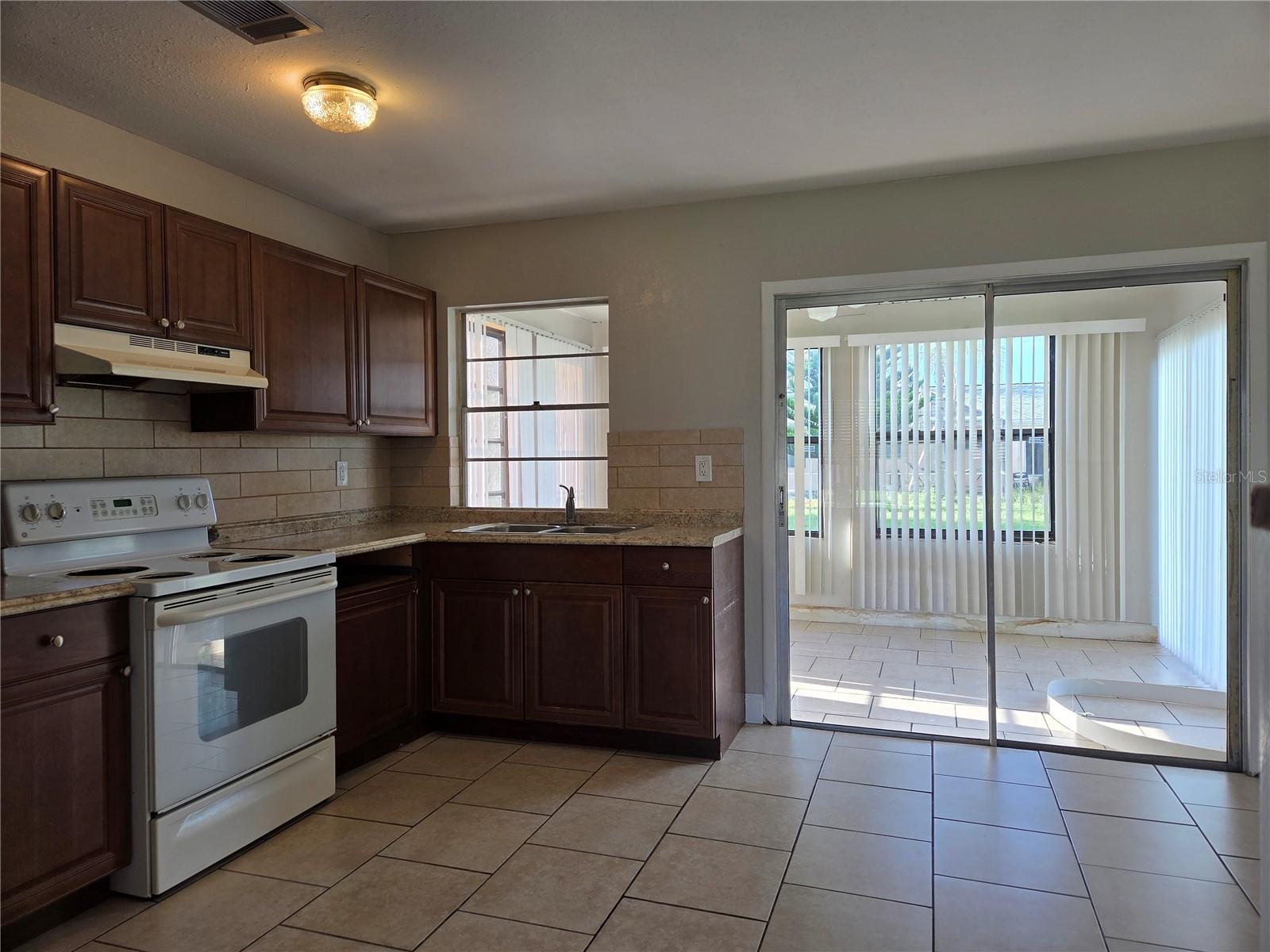 PORT CHARLOTTE SUB 41 - Residential Lease