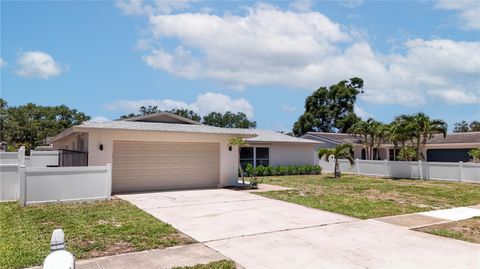 Photo of 10428 137th Lane, Largo, FL 33774 (MLS # TB8516457)