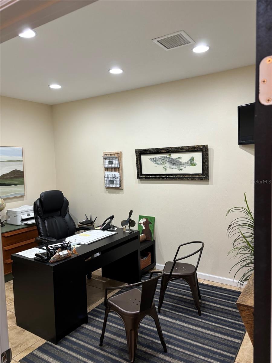 EASTERLING - Commercial Sale