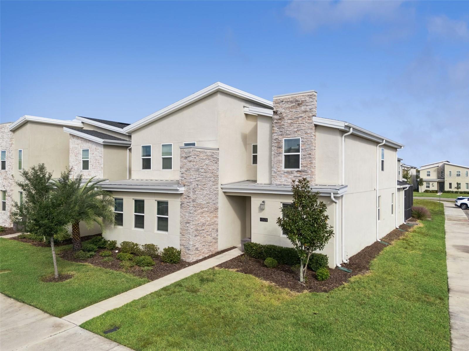 COVE AT STOREY LAKE II - Residential