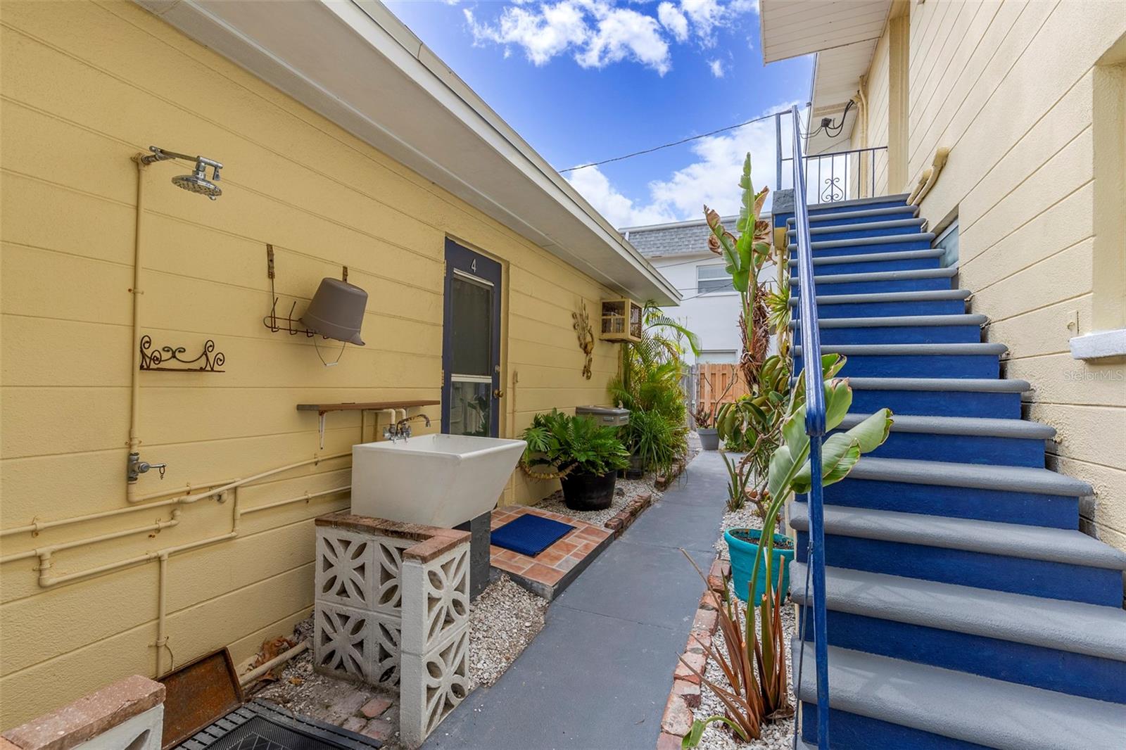 ST PETERSBURG BEACH REP - Residential Income