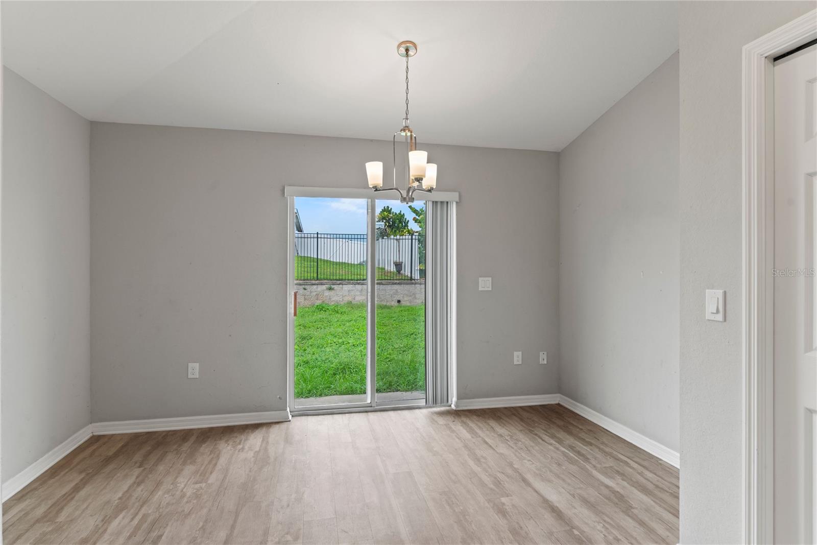 LAKES TR 5 - Residential Lease