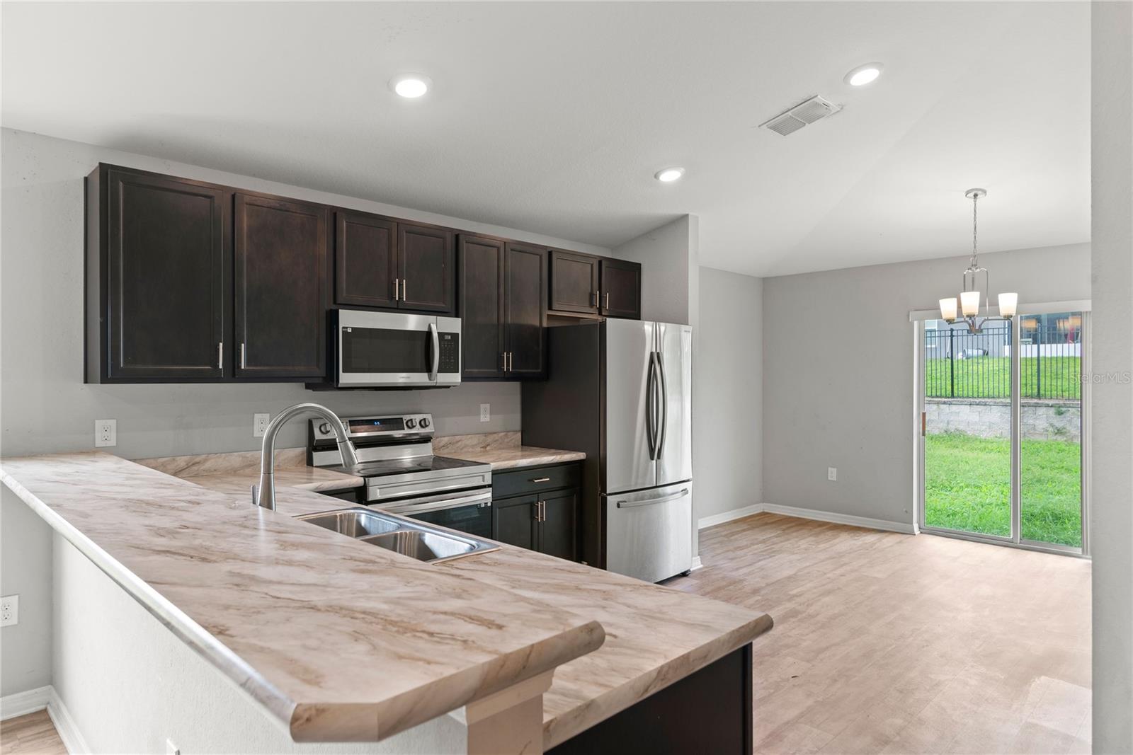 LAKES TR 5 - Residential Lease