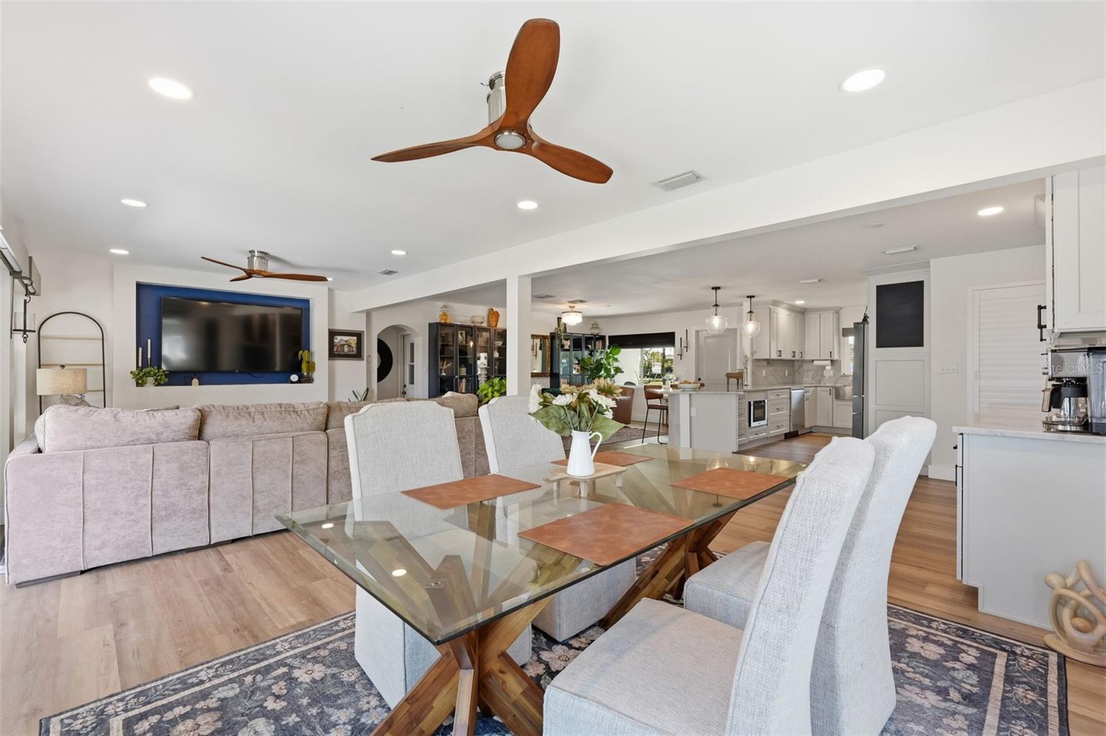 SUN PLAZA ISLES - Residential