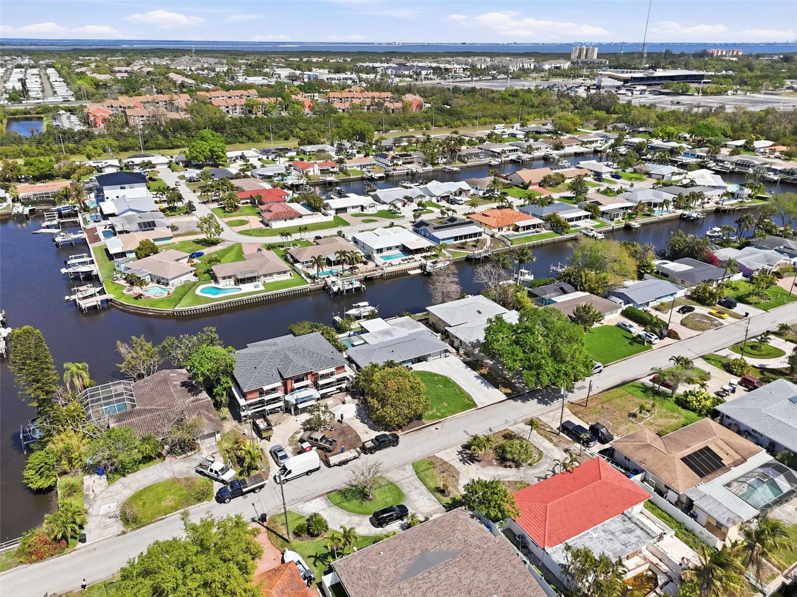 SUN PLAZA ISLES - Residential