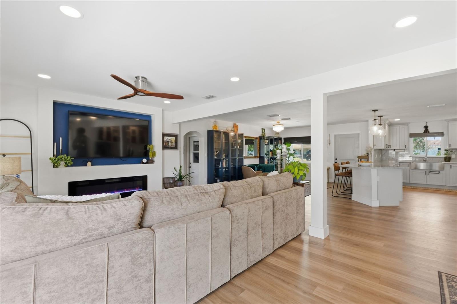 SUN PLAZA ISLES - Residential