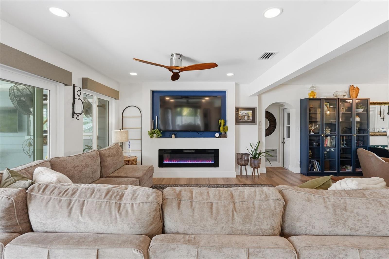 SUN PLAZA ISLES - Residential