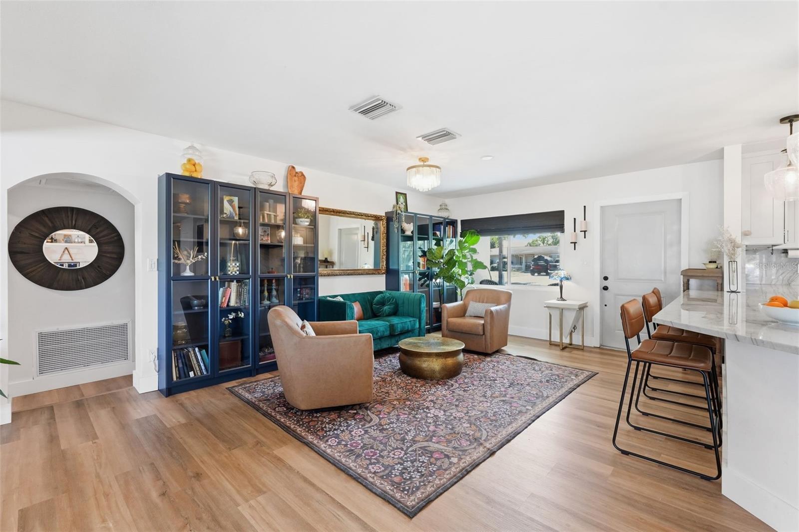 SUN PLAZA ISLES - Residential