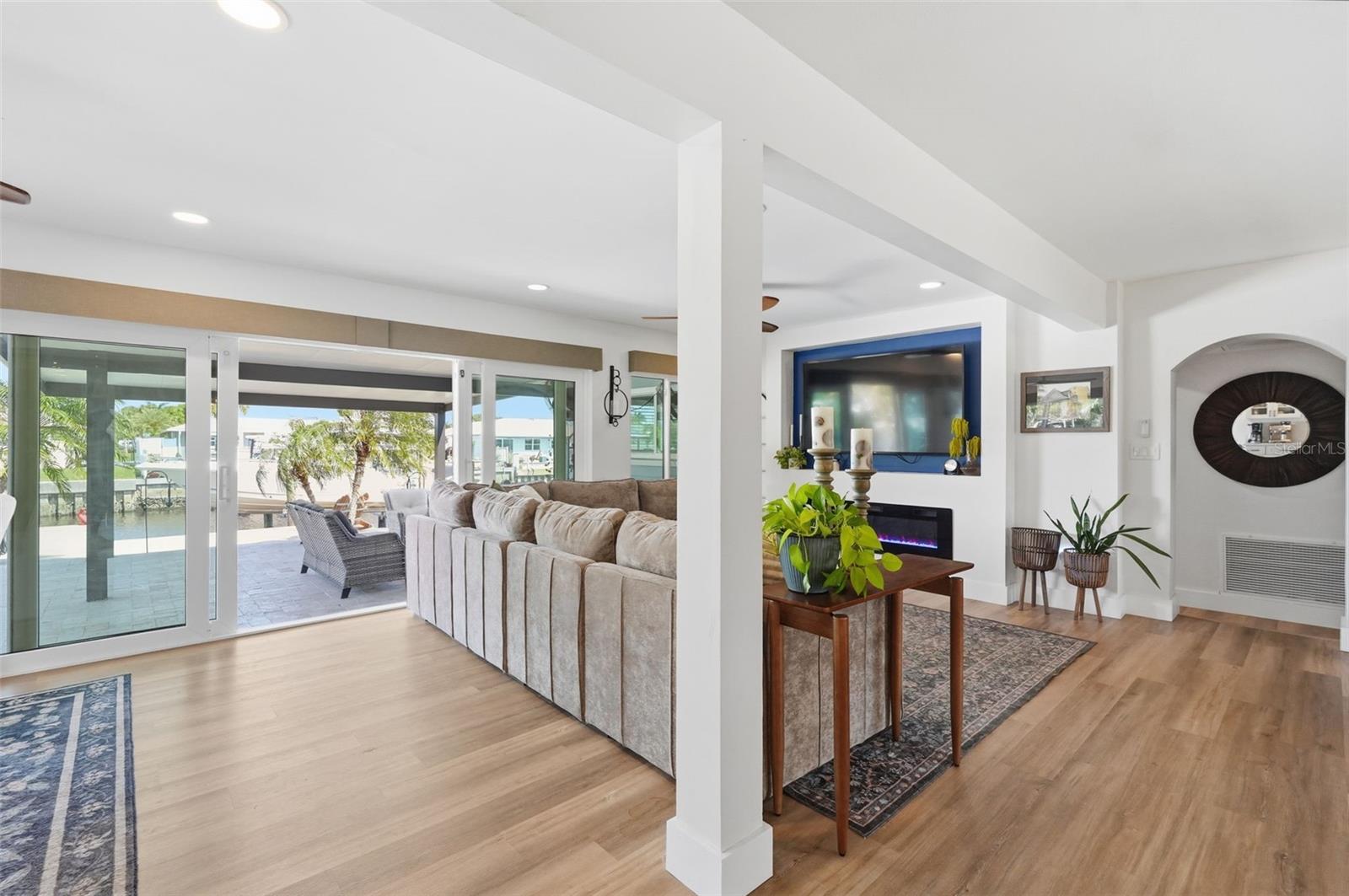 SUN PLAZA ISLES - Residential