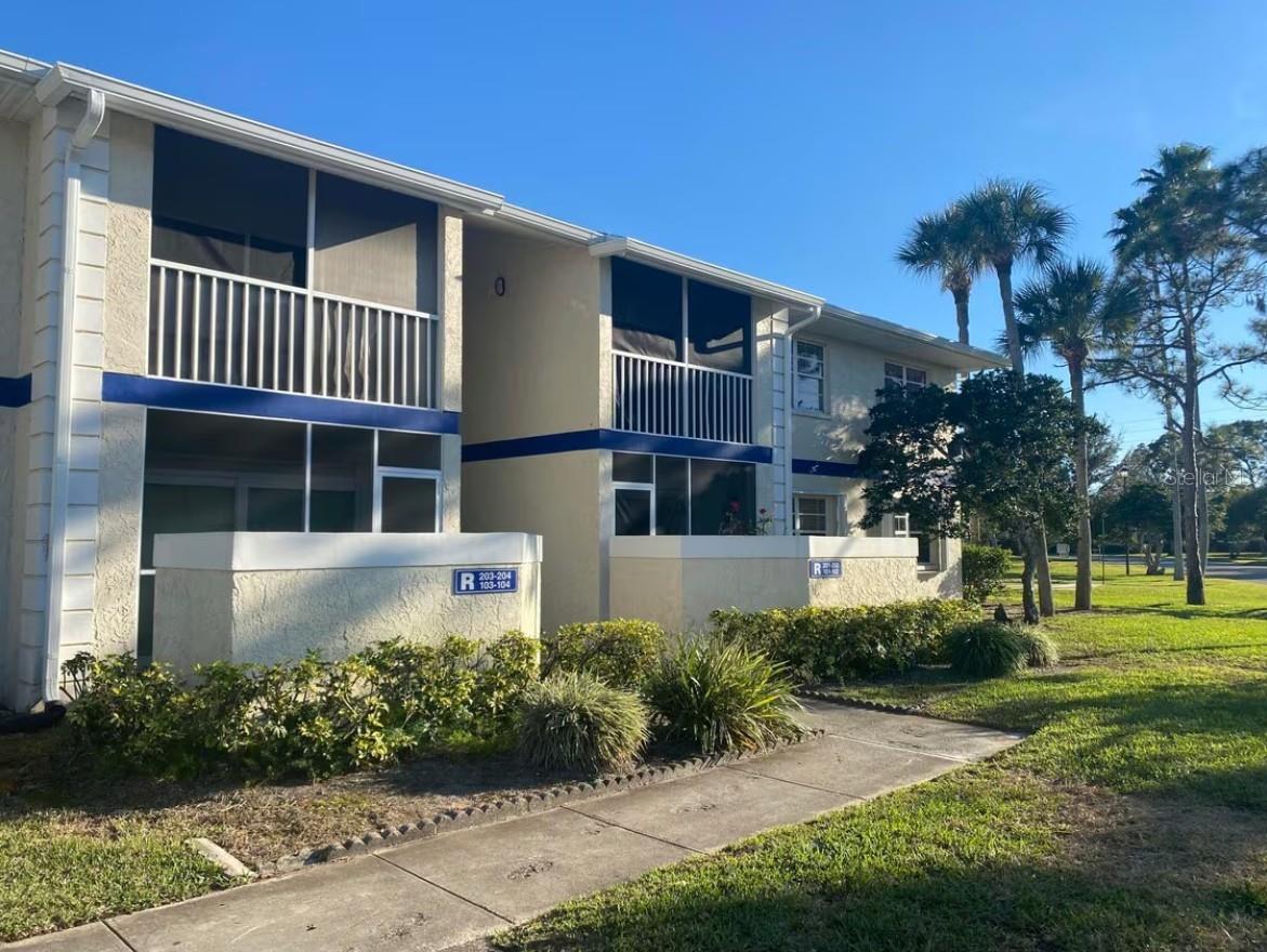 MIDPORT PLACE I A CONDO - Residential