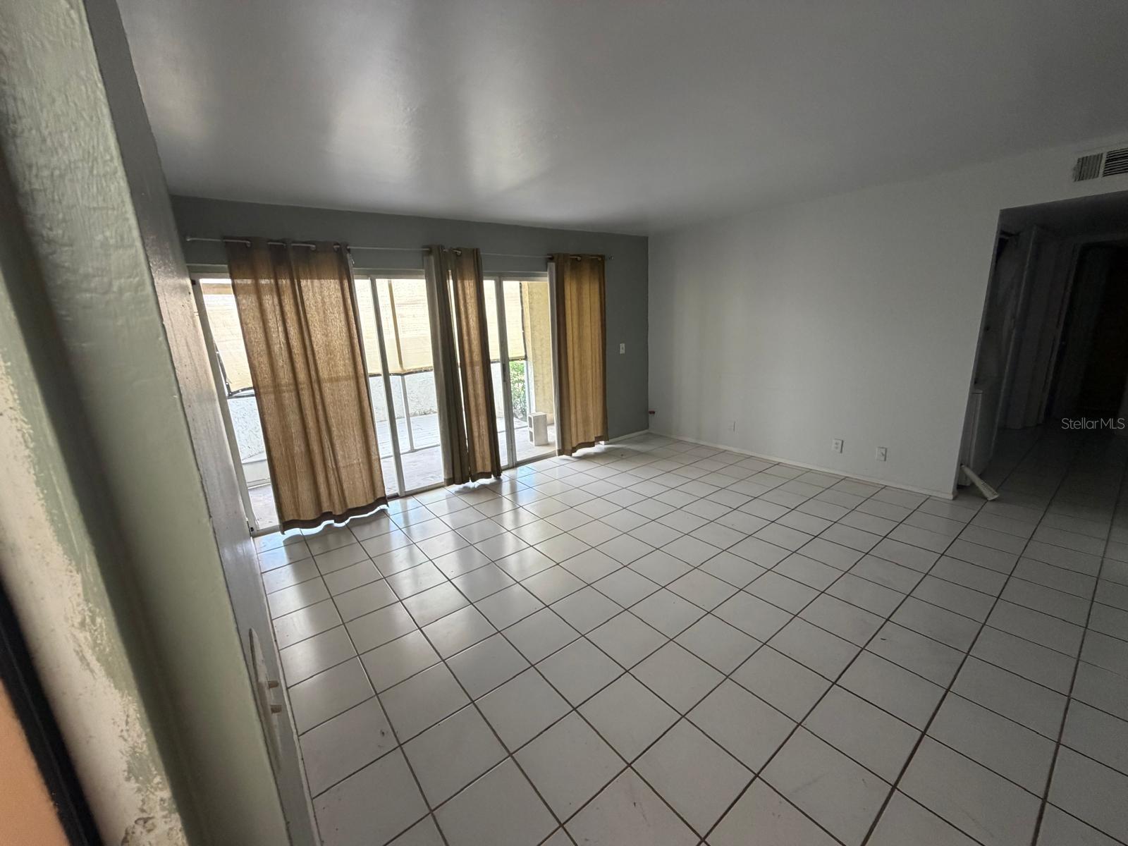 MIDPORT PLACE I A CONDO - Residential