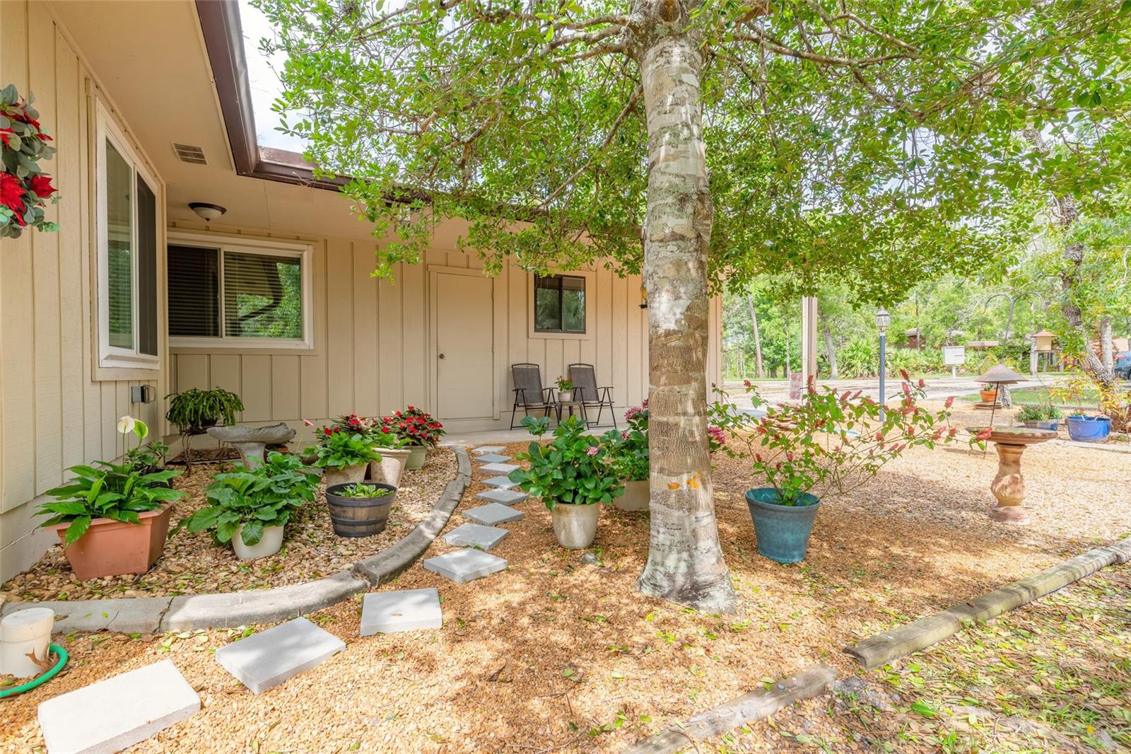 160 MAGNOLIA LOOP