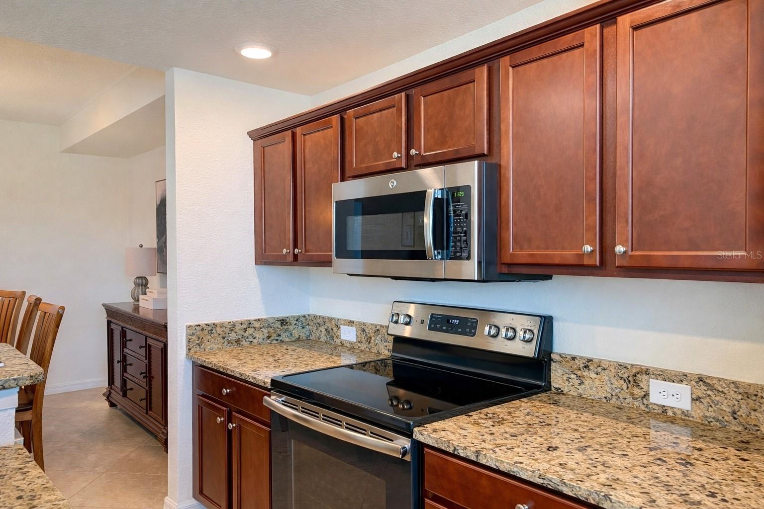 LAKEWOOD NATIONAL - Residential