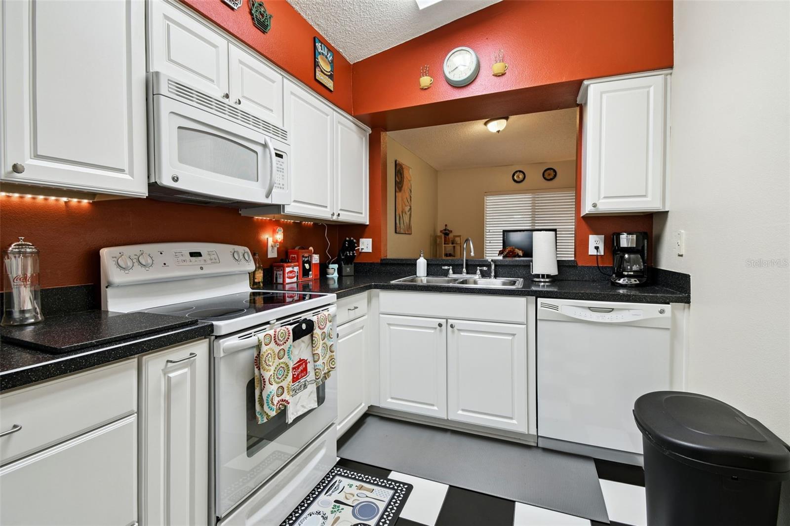 HEATHER LAKES UNIT XXI PH B - Residential