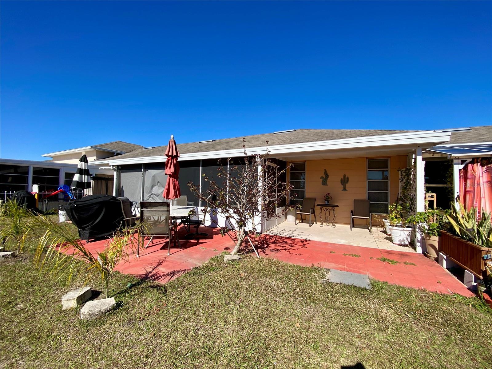 LAKESHORE CLUB - Residential