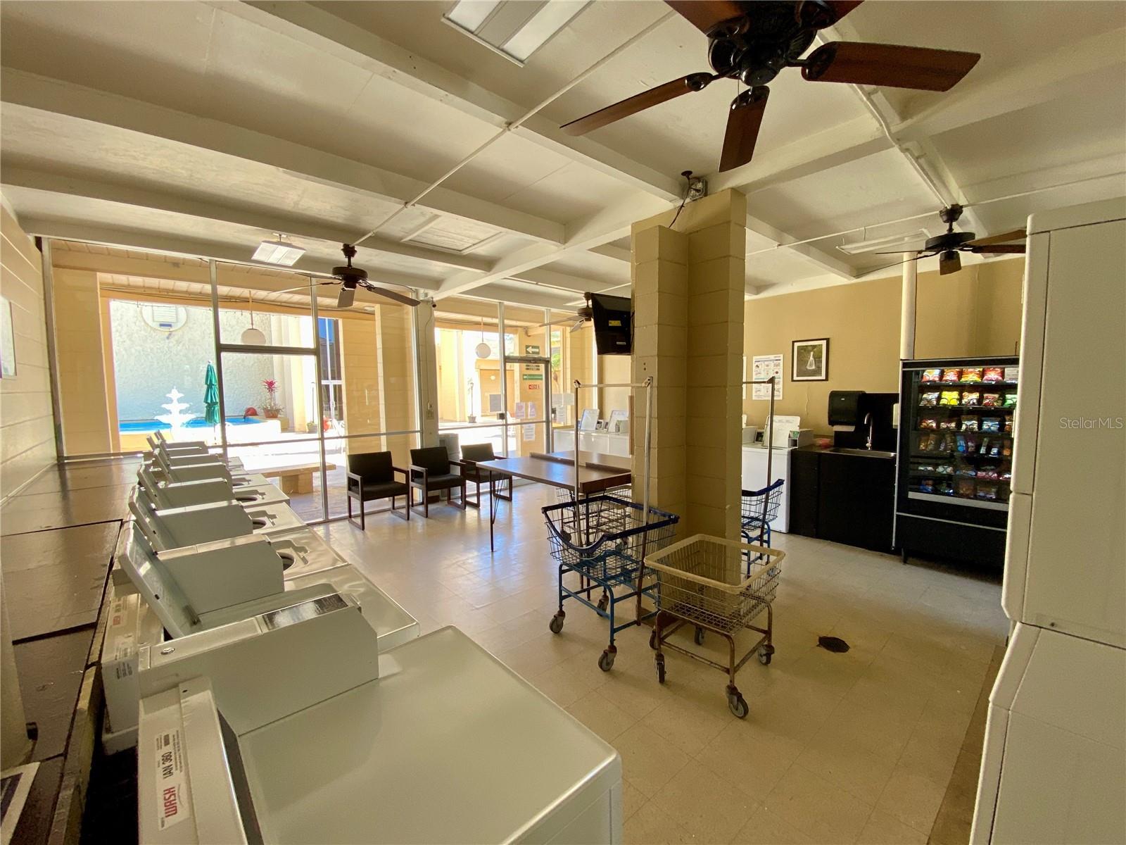 LAKESHORE CLUB - Residential