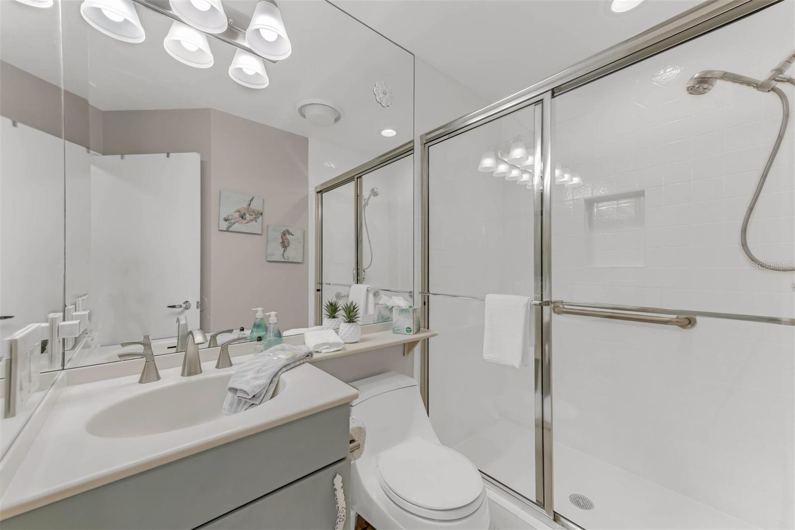 GRAND BAY 6 - Residential