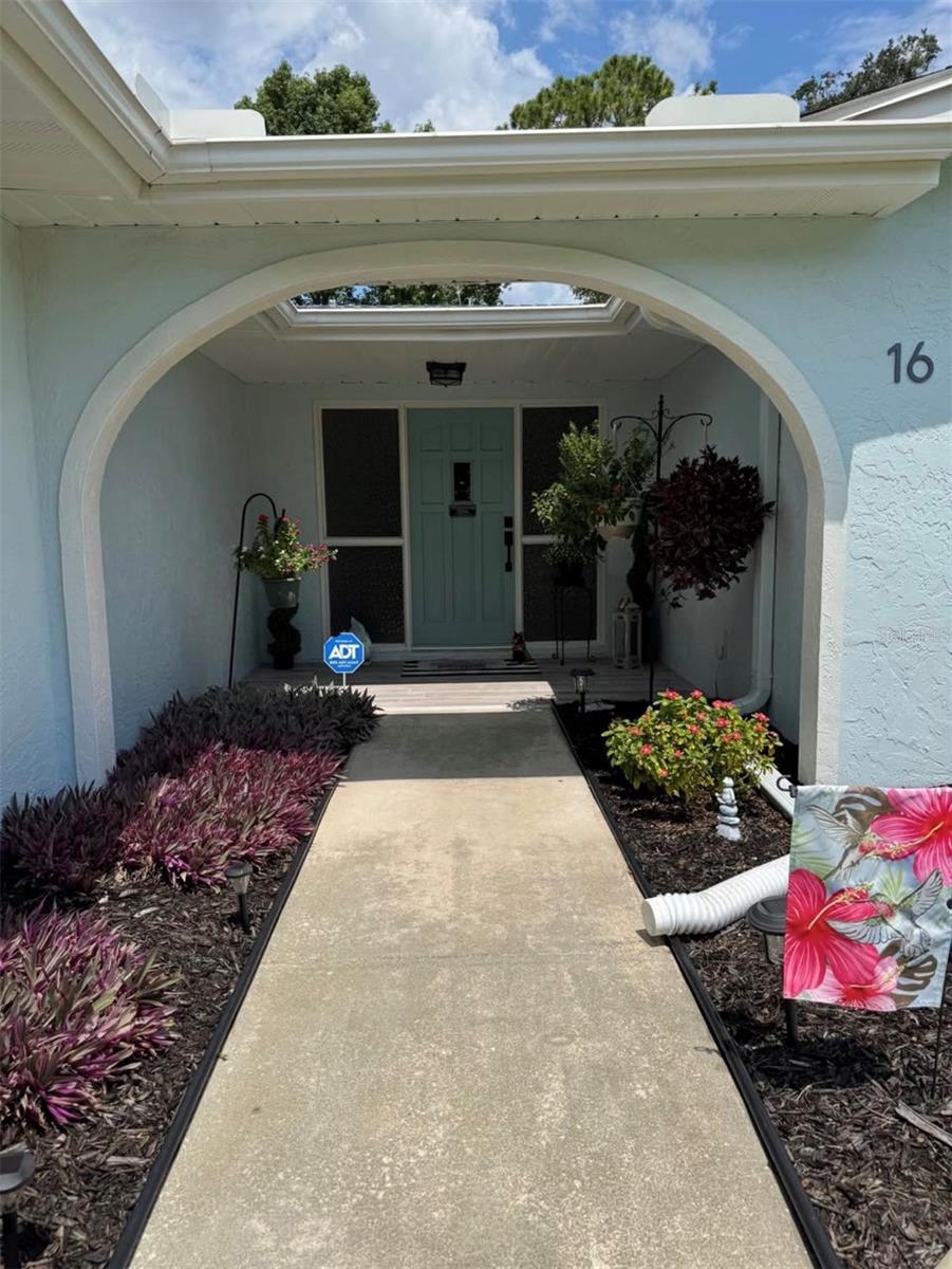 16 COURTNEY PLACE