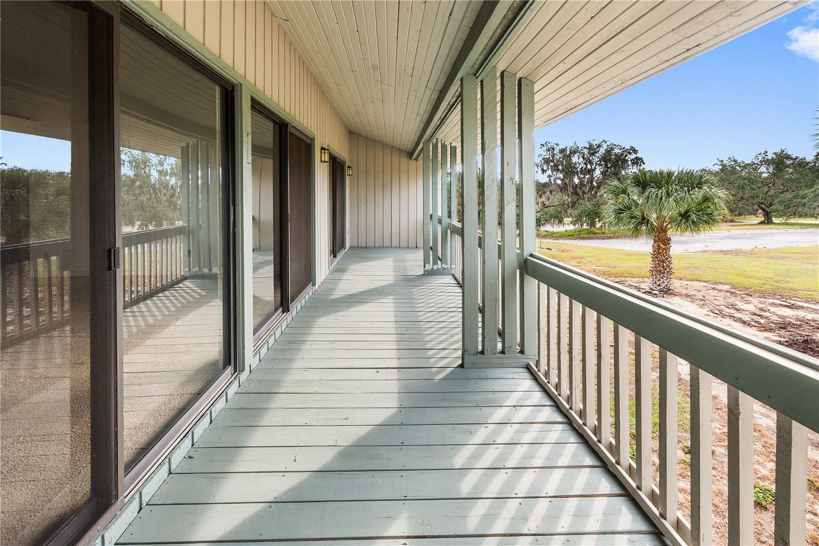 GRENELEFE CONDO CORNER LAKE EAST - Residential