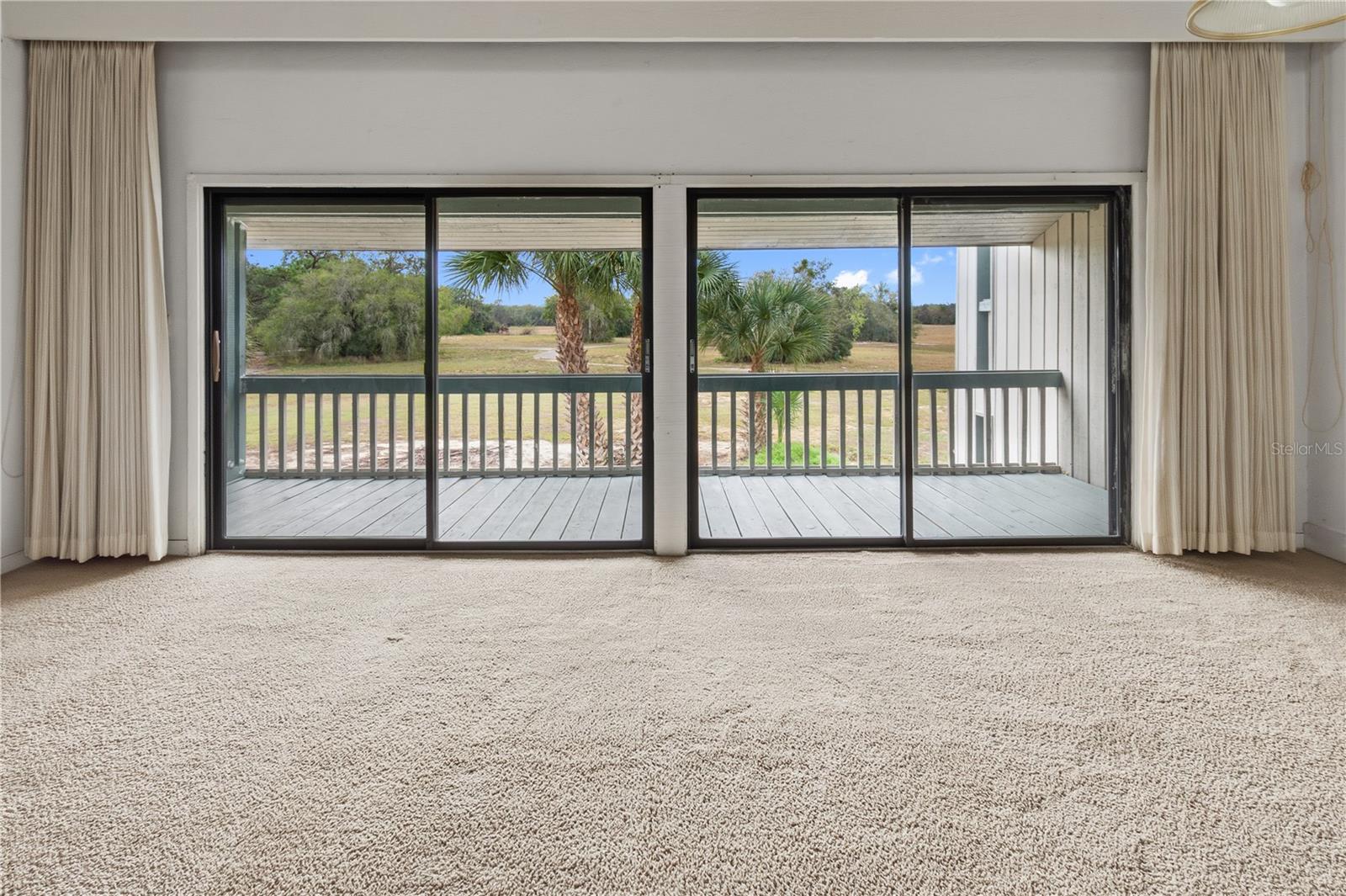 GRENELEFE CONDO CORNER LAKE EAST - Residential