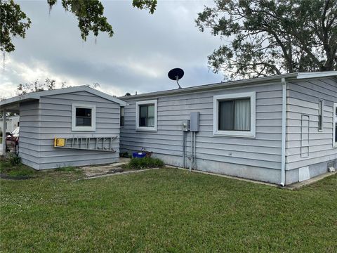 A home in ELLENTON