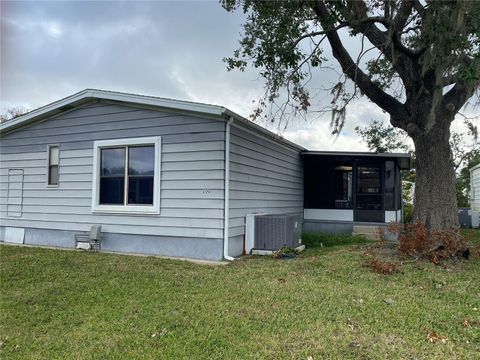 A home in ELLENTON