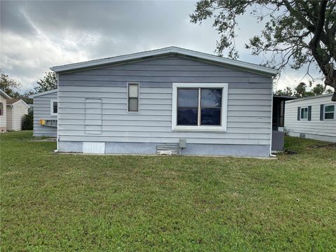 A home in ELLENTON